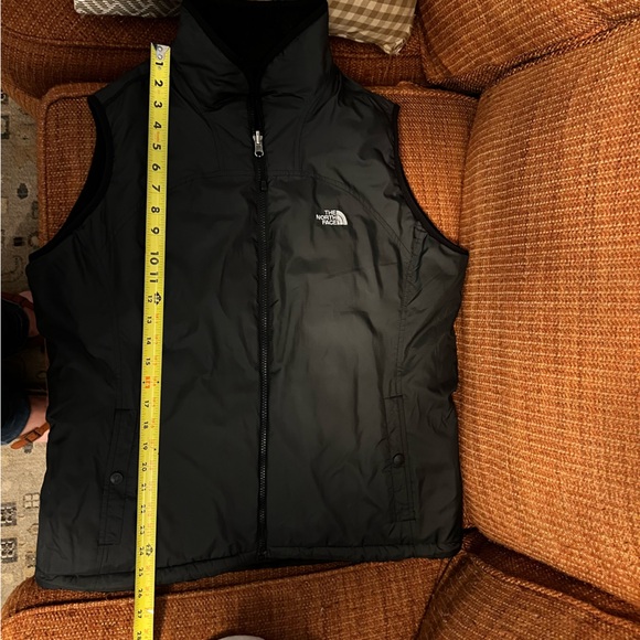 The North Face Women's Black Reversible Vest - Picture 12 of 12